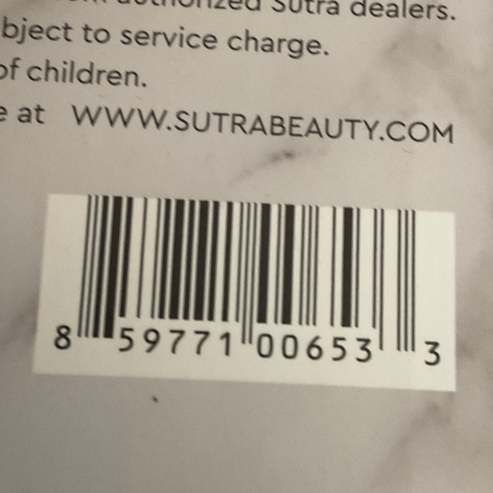 Sutra Beauty Product Packaging with Barcode - White/Black